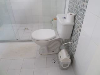 Vendo ou Troca Casa Térrea de esquina na Coroa do meio em ótima localização