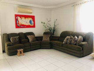 CASA DUPLEX ALTO PADRÃO EM CONDOMÍNIO FECHADO NA ARUANA