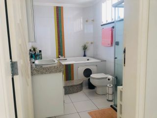 CASA DUPLEX ALTO PADRÃO EM CONDOMÍNIO FECHADO NA ARUANA