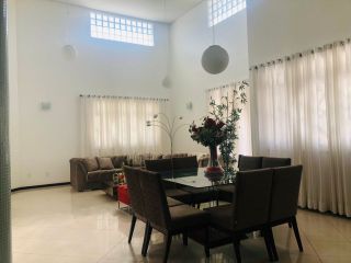 CASA DUPLEX ALTO PADRÃO EM CONDOMÍNIO FECHADO NA ARUANA