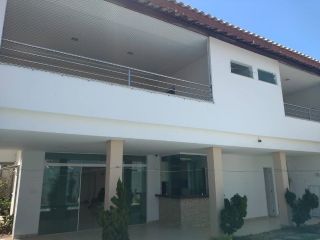 CASA COM 5 SUÍTES NO BAIRRO ARUANA