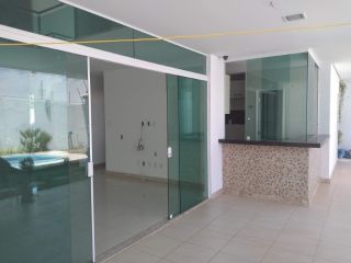 CASA COM 5 SUÍTES NO BAIRRO ARUANA