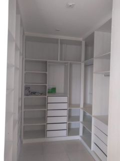 CASA COM 5 SUÍTES NO BAIRRO ARUANA