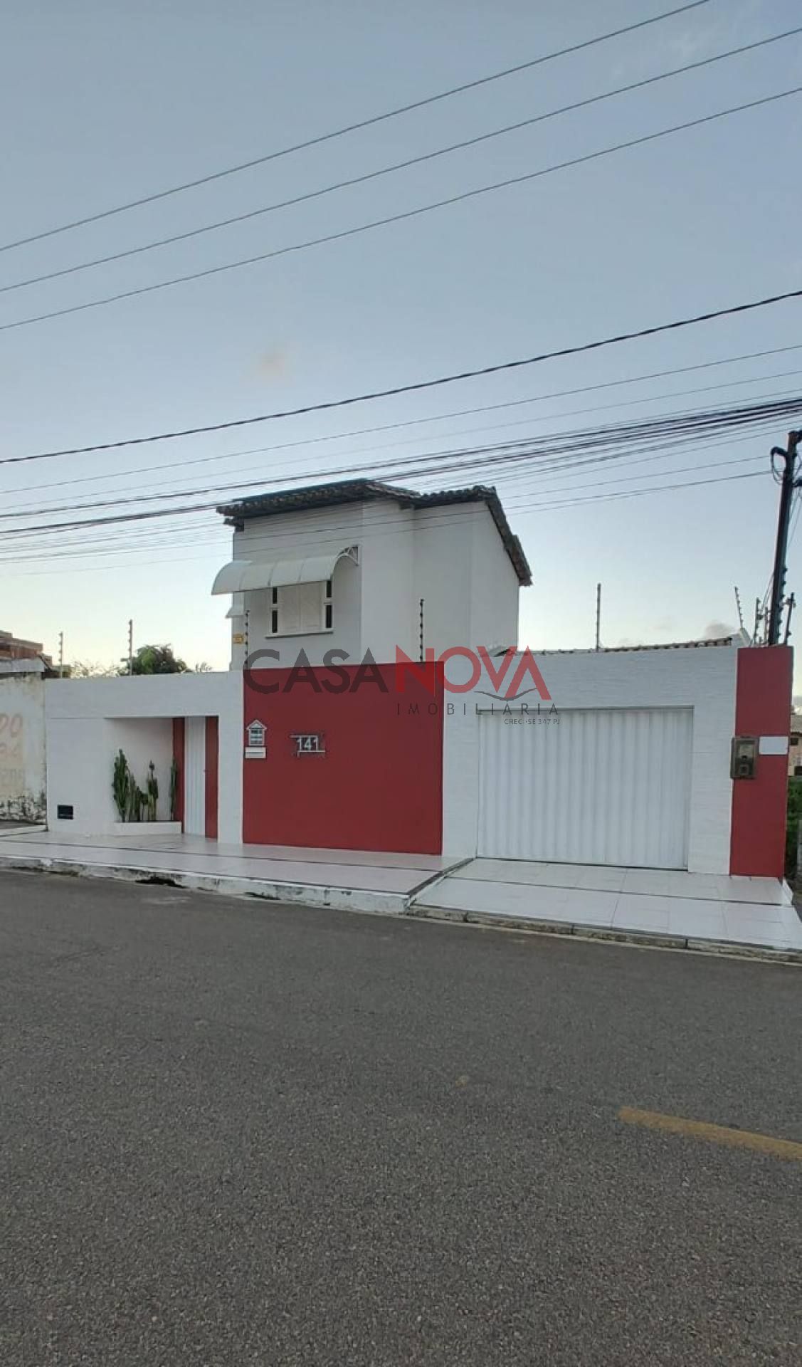 Casa em excelente localização na Coroa do Meio com 4 Suítes