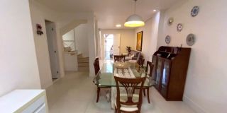 Casa Duplex em Condomínio fechado na Coroa do Meio em ótima localização