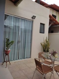 Casa Duplex em Condomínio fechado na Coroa do Meio em ótima localização