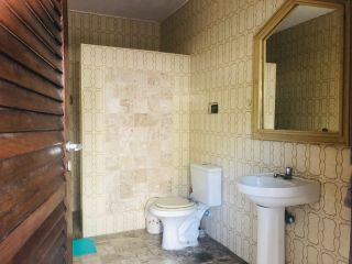 Casa com 02 pavimentos em Avenida no Bairro São José