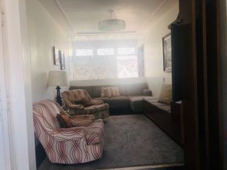 Casa com 02 pavimentos em Avenida no Bairro São José