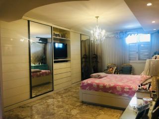 Casa com 02 pavimentos em Avenida no Bairro São José