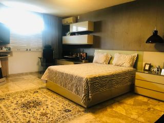 Casa com 02 pavimentos em Avenida no Bairro São José