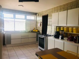 Casa com 02 pavimentos em Avenida no Bairro São José