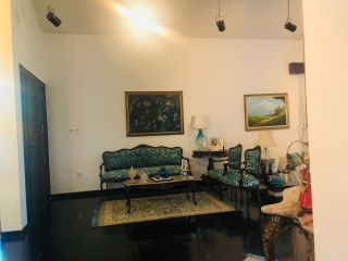 Casa com 02 pavimentos em Avenida no Bairro São José