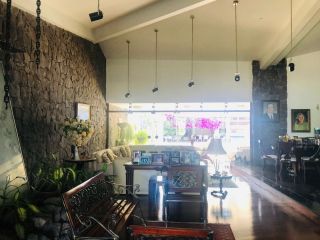 Casa com 02 pavimentos em Avenida no Bairro São José