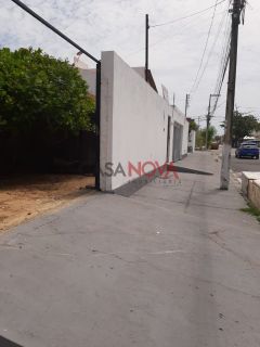 Terreno em Ótima Localização no Bairro Coroa do Meio com 648 m²