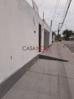 Terreno em Ótima Localização no Bairro Coroa do Meio com 648 m²