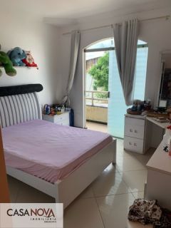 Casa Alto Padrão com Piscina a Venda no Bairro Atalaia a 400m² da Orla.