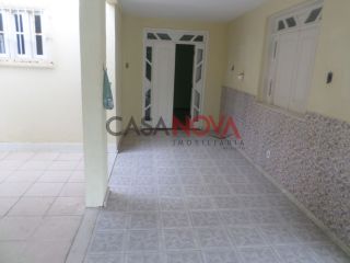 Excelente Casa com Piscina e Ponto Comercias no bairro Coroa do Meio!