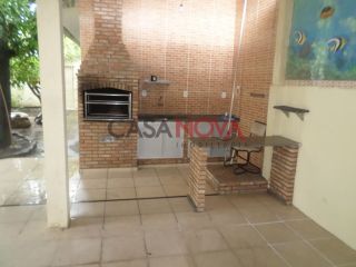 Excelente Casa com Piscina e Ponto Comercias no bairro Coroa do Meio!