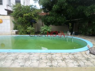 Excelente Casa com Piscina e Ponto Comercias no bairro Coroa do Meio!