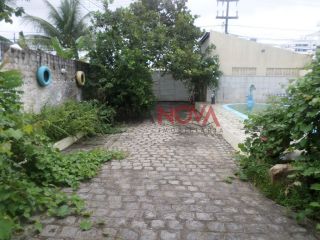 Excelente Casa com Piscina e Ponto Comercias no bairro Coroa do Meio!