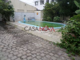 Excelente Casa com Piscina e Ponto Comercias no bairro Coroa do Meio!