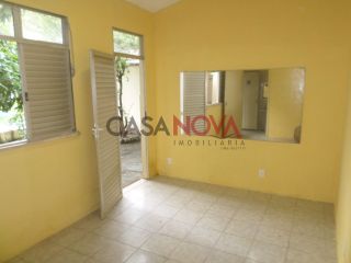 Excelente Casa com Piscina e Ponto Comercias no bairro Coroa do Meio!