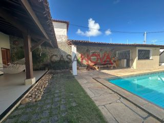 Casa Térrea com 5/4, sendo 3 suítes e com piscina na Coroa do Meio