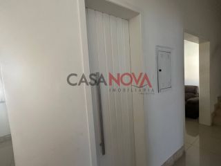 Casa Térrea com 5/4, sendo 3 suítes e com piscina na Coroa do Meio