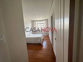 Casa Térrea com 5/4, sendo 3 suítes e com piscina na Coroa do Meio