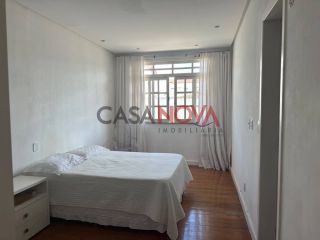 Casa Térrea com 5/4, sendo 3 suítes e com piscina na Coroa do Meio