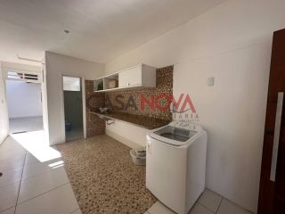 Casa Térrea com 5/4, sendo 3 suítes e com piscina na Coroa do Meio