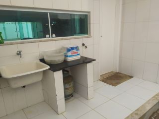 CASA A VENDA COM 3 SUITES COM CLOSET EM CONDOMINIO FECHADO NA ARUANA