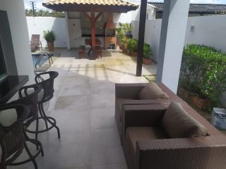 CASA A VENDA COM 3 SUITES COM CLOSET EM CONDOMINIO FECHADO NA ARUANA