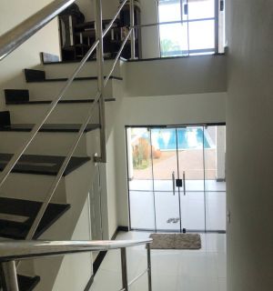 CASA DUPLEX COM PISCINA PROJETADA RECÉM REFORMADA EM MOSQUEIRO