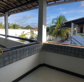 CASA DUPLEX COM PISCINA PROJETADA RECÉM REFORMADA EM MOSQUEIRO