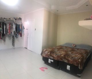 CASA DUPLEX COM PISCINA PROJETADA RECÉM REFORMADA EM MOSQUEIRO