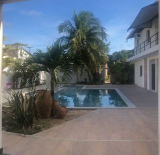 CASA DUPLEX COM PISCINA PROJETADA RECÉM REFORMADA EM MOSQUEIRO