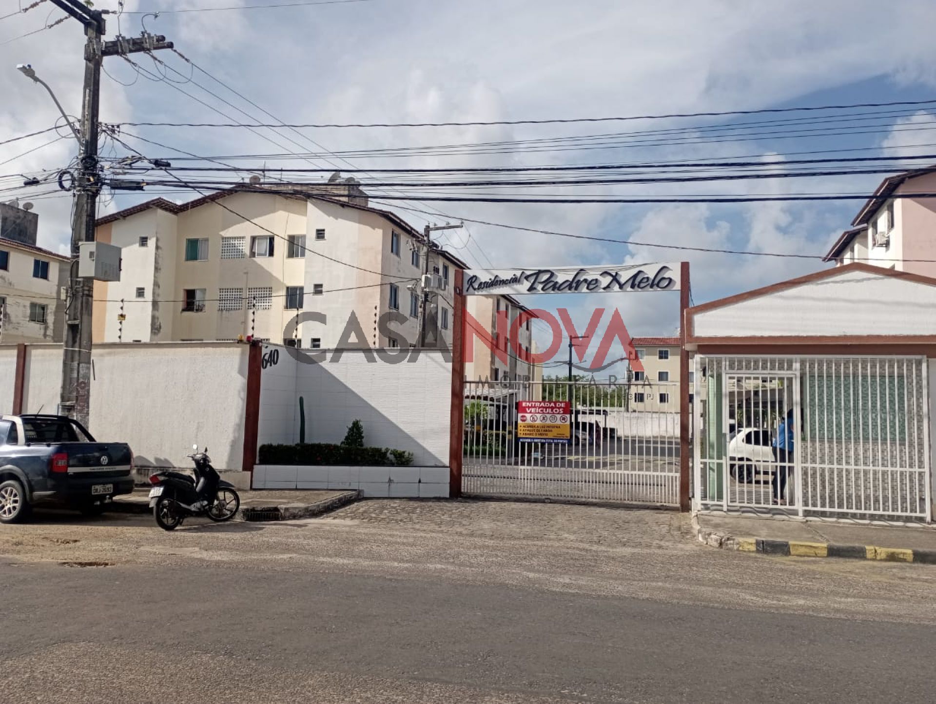 APARTAMENTO COM 2/4 NO AUGUSTO FRANCO