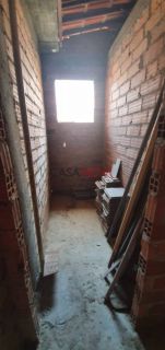 Casa com 2 pavimentos 7/4 em ótima localização na Coroa do Meio