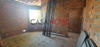 Casa com 2 pavimentos 7/4 em ótima localização na Coroa do Meio