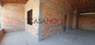 Casa com 2 pavimentos 7/4 em ótima localização na Coroa do Meio