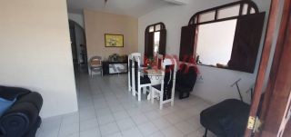 Casa com 2 pavimentos 7/4 em ótima localização na Coroa do Meio