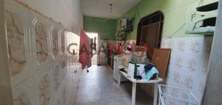 Casa com 2 pavimentos 7/4 em ótima localização na Coroa do Meio