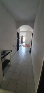 Casa com 2 pavimentos 7/4 em ótima localização na Coroa do Meio
