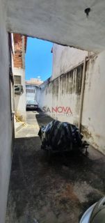 Casa com 2 pavimentos 7/4 em ótima localização na Coroa do Meio