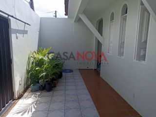 CASA  NO BAIRRO JABOTIANA COM 4/4