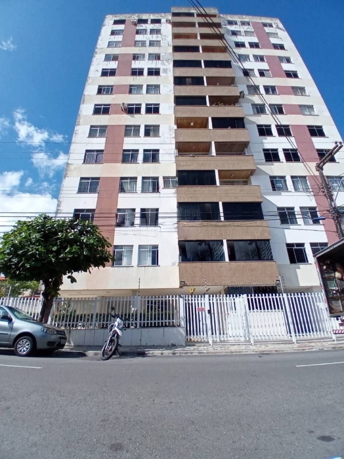 Apartamento em boa localização no Grageru com 3/4, sendo 1 suíte