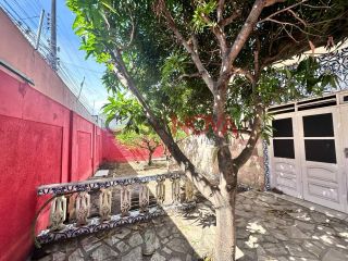 Casa de esquina em ótima localização no Pereira Lobo