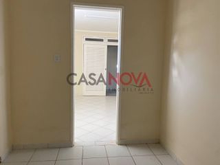 Casa de esquina para comércio em boa localização na Coroa do Meio