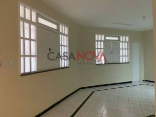 CASA DE ESQUINA EM BOA LOCALIZAÇÃO NA COROA DO MEIO